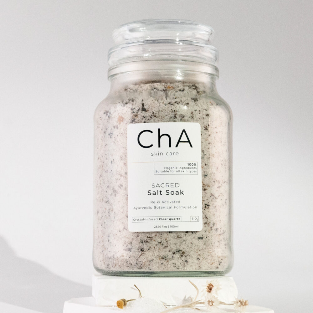 SACRED <span style="font-weight: 600;">Salt Soak</span> <span style="font-size:14px;">700ml</span>